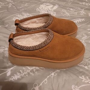 Chestnut Burree Platform Koolaburra by UGG slip on